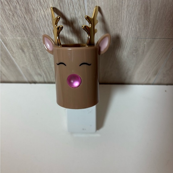 Bath & Body Works Reindeer Wallflowers Fragrance Plug with Gold Antlers - Picture 2 of 4